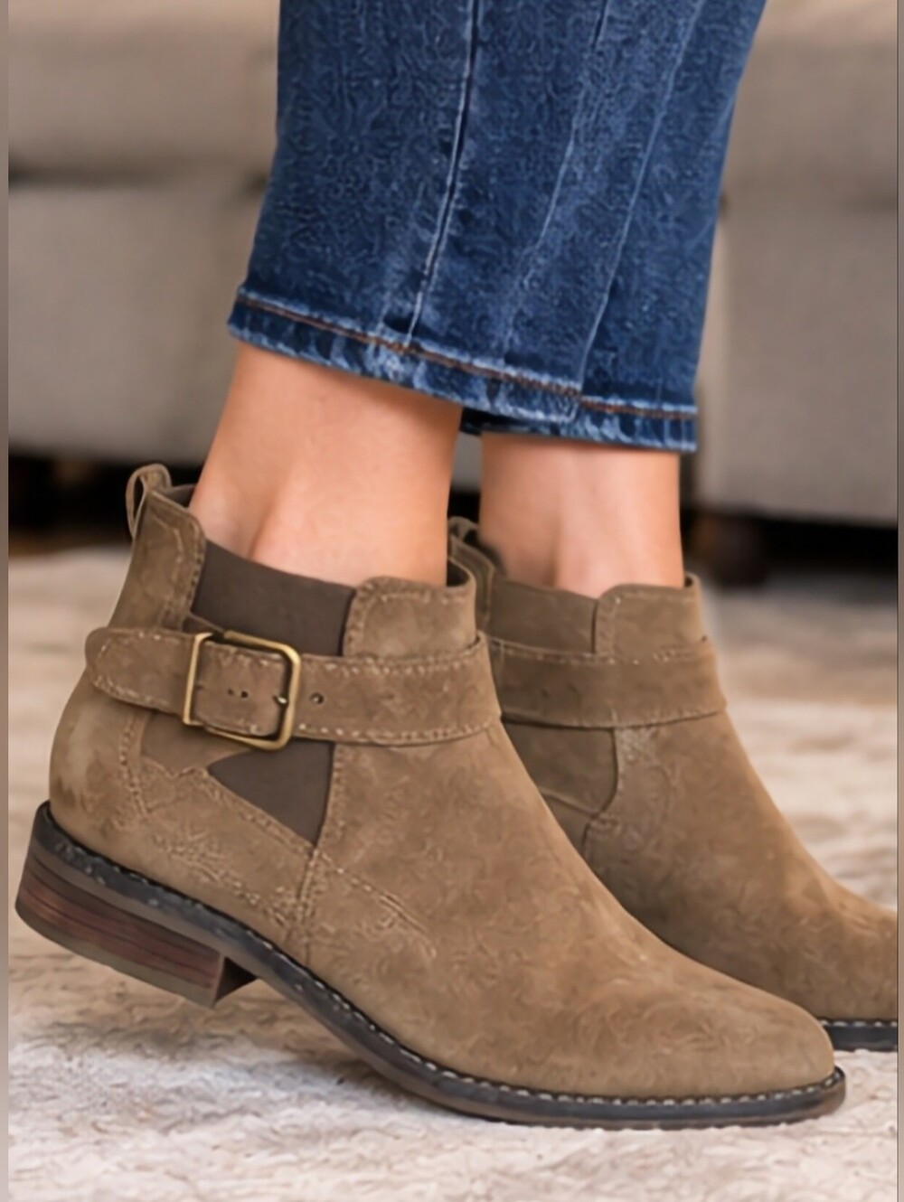 Clarks Ultimate Comfort Olive/Taupe Suede Ankle Boots with Buckle US 9